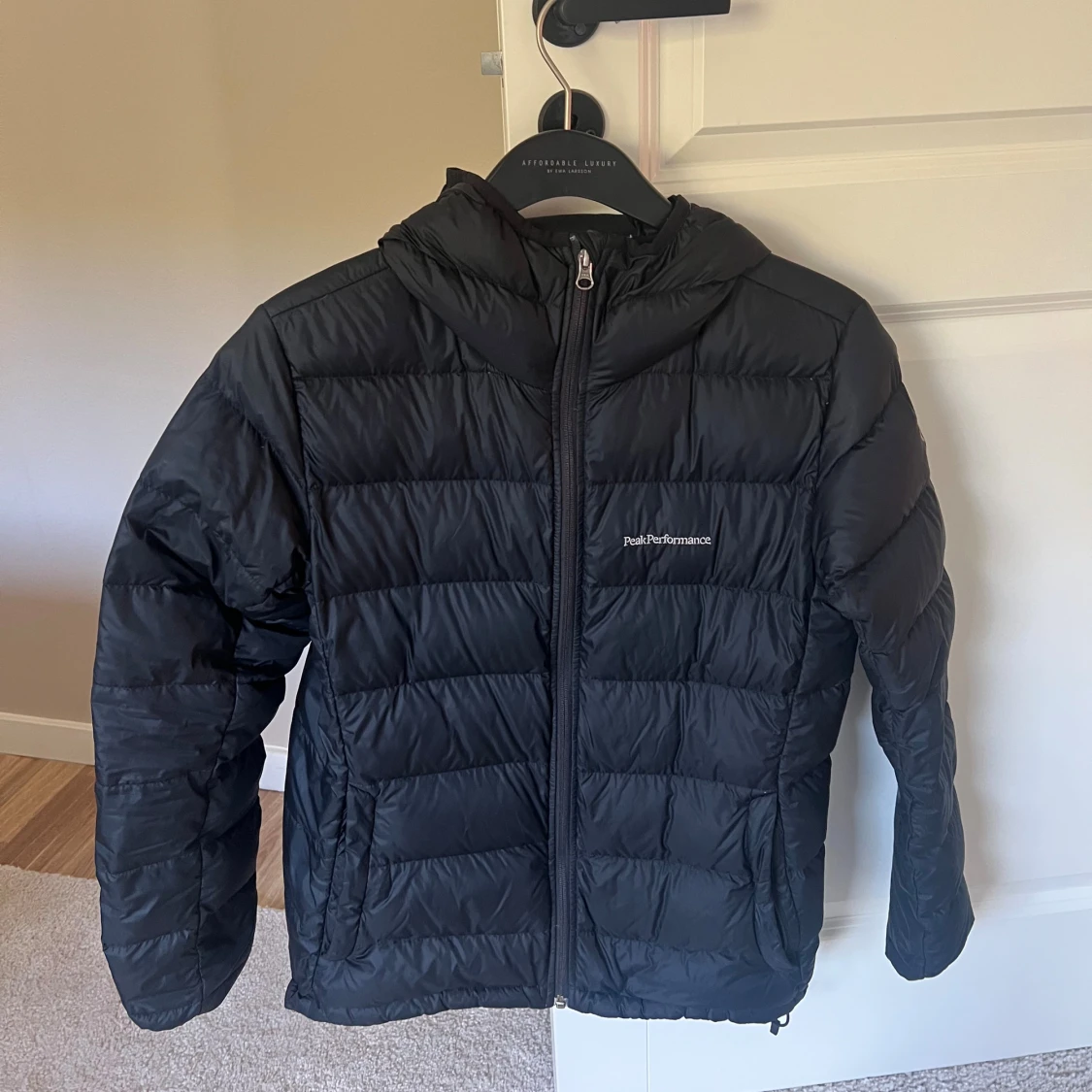 Svart dunjacka Peak Performance - 2