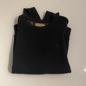 Burberry tröja  - Gratis frakt 