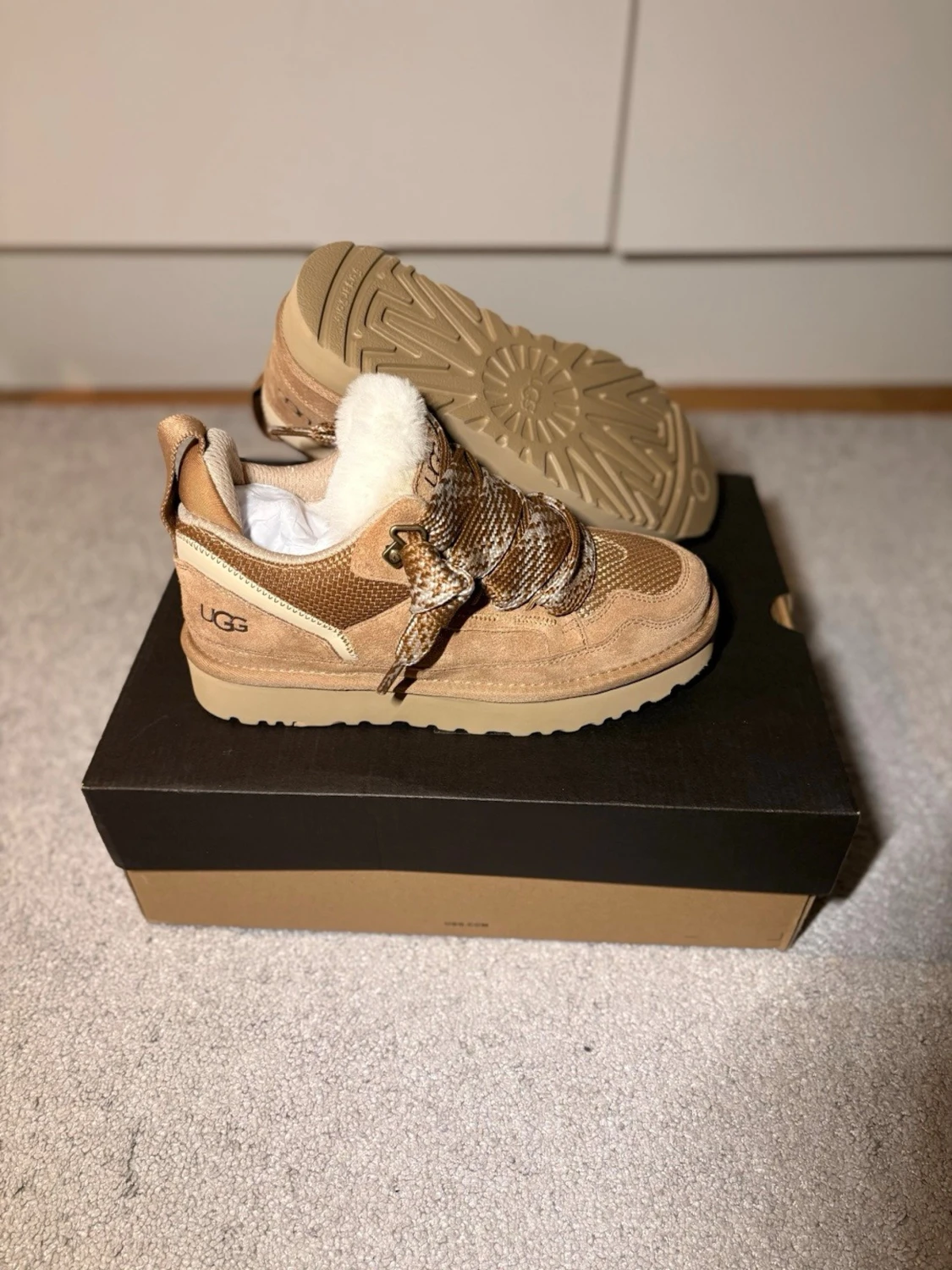 UGG beige sneakers med ullfoder - 3