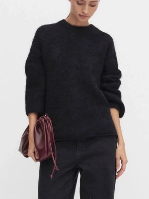 STOCKH LM STUDIO STICKAD  - Säljer min Finstickad tröja från Stockh lm studio med Alpackaull. Storlek S men är ändå lite oversized🌟inköpt i december och knappt använd efter de. Den är som nyskick men ettiketen är inte kvar. Nypris 999kr. Material: 78% alpacka 19% polyamid 3% elastan 