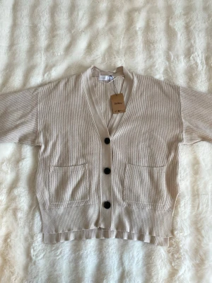 Kofta  - Köpt på sellpy men tyvärr för stor