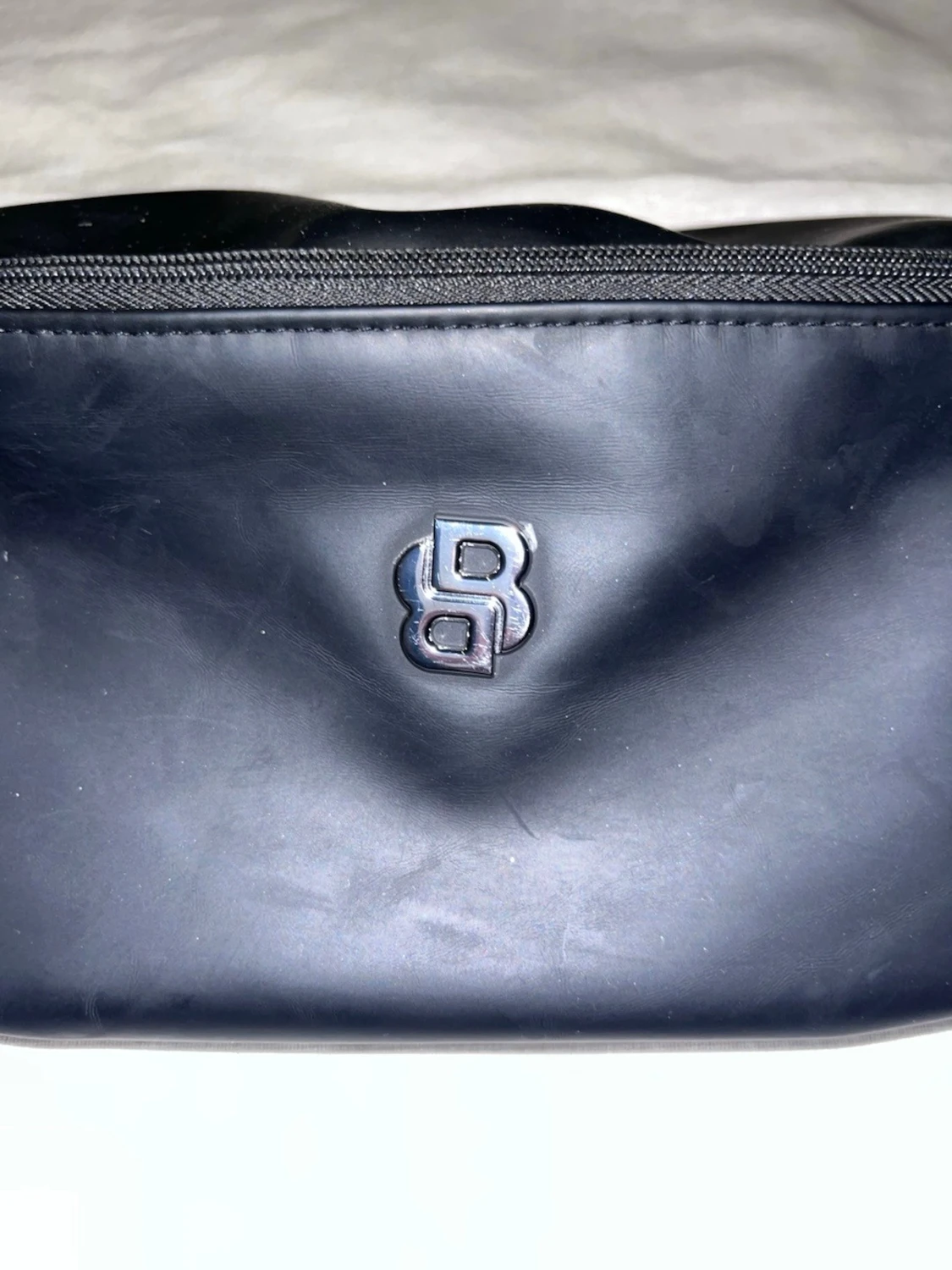 Svart magväska från BOSS Parfums - 1