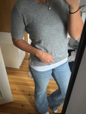 Cashmere - Cashmere tshirt från Jackie. Storlek M