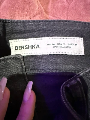 Bershka jeans - Fint skick, storlek 34
