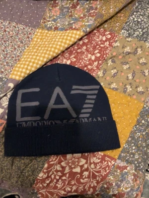 Mössa - Hej säljer en EA7 mössa!!