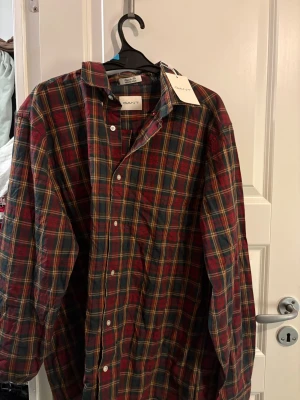 Rutig Gant skjorta - Prislapp på aldrig använd