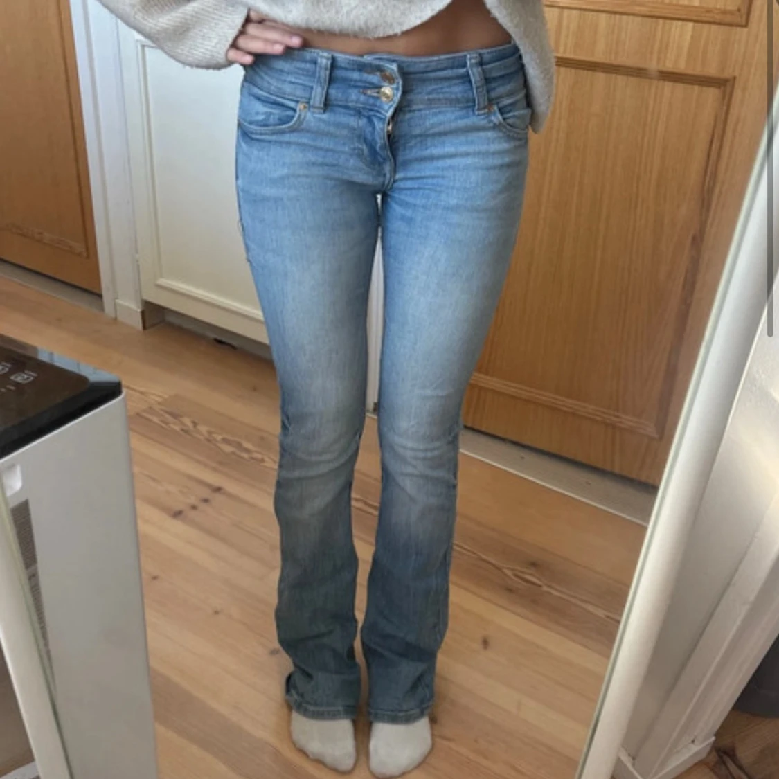 Bootcut jeans från Bershka ljusblå