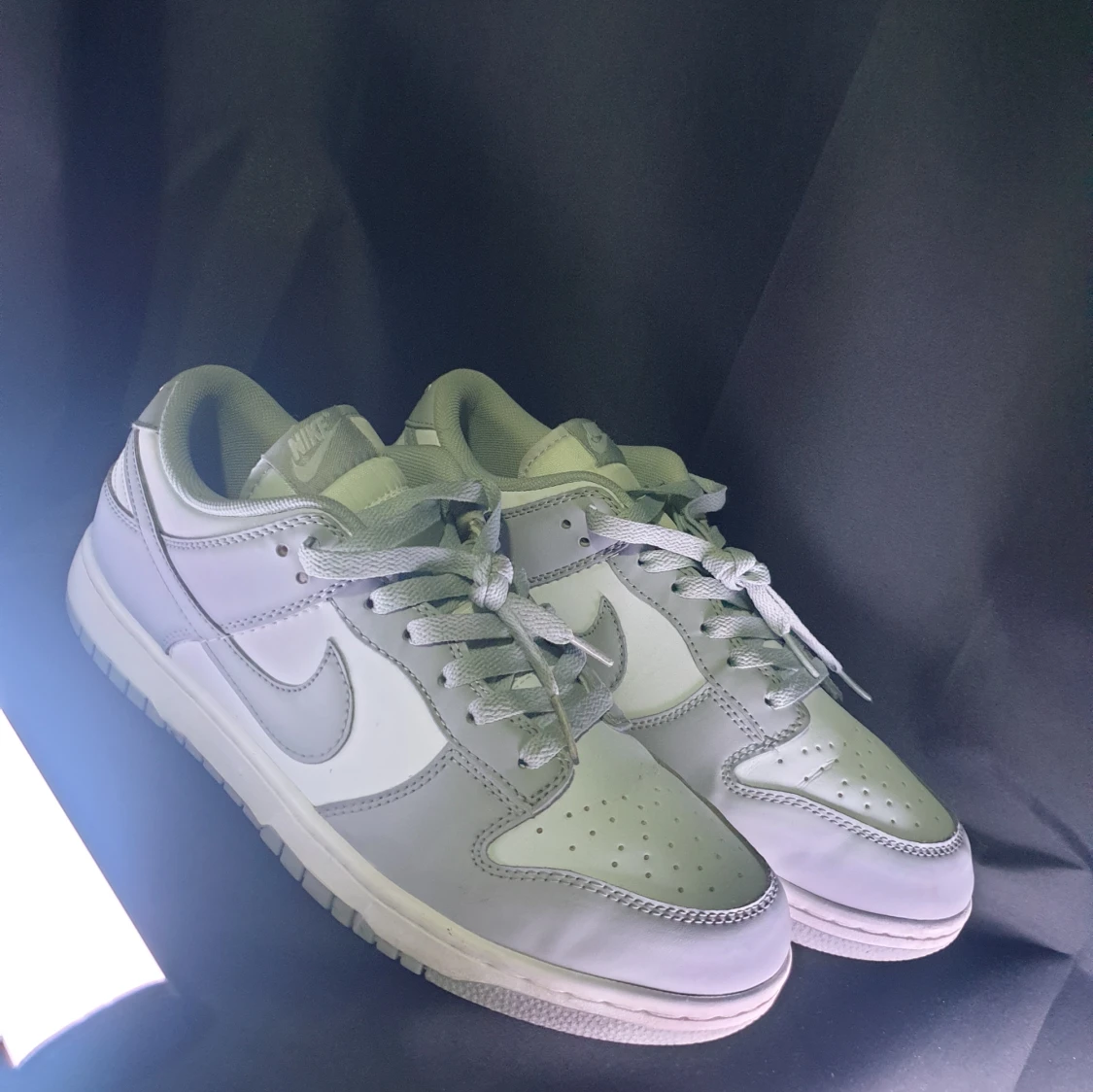 Nike Dunk Low vit/grå sneakers
