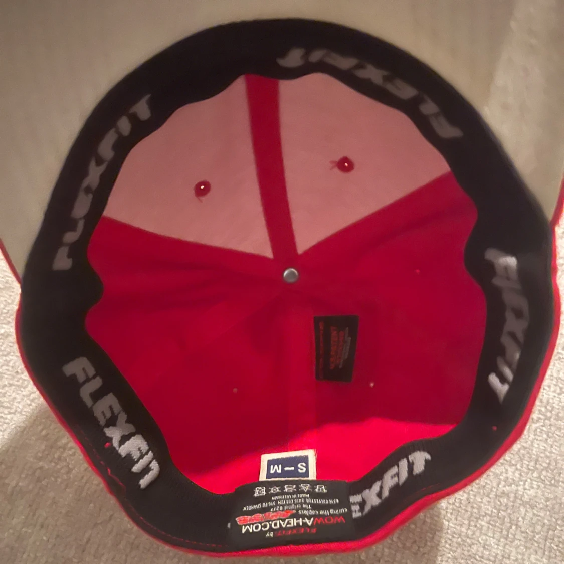 Röd keps från Flexfit S-M - 1