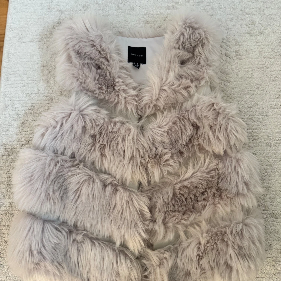 Fluffig pälsväst från New Look