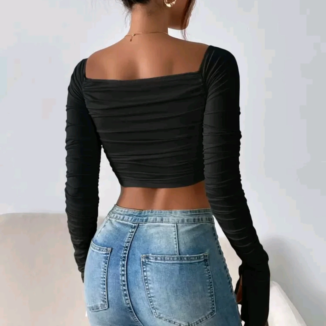 Svart offshoulder croppad topp - 1