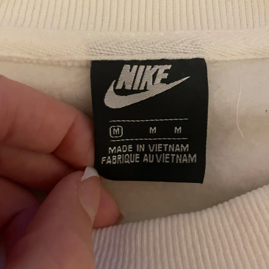 Vit sweatshirt från Nike i M - 2