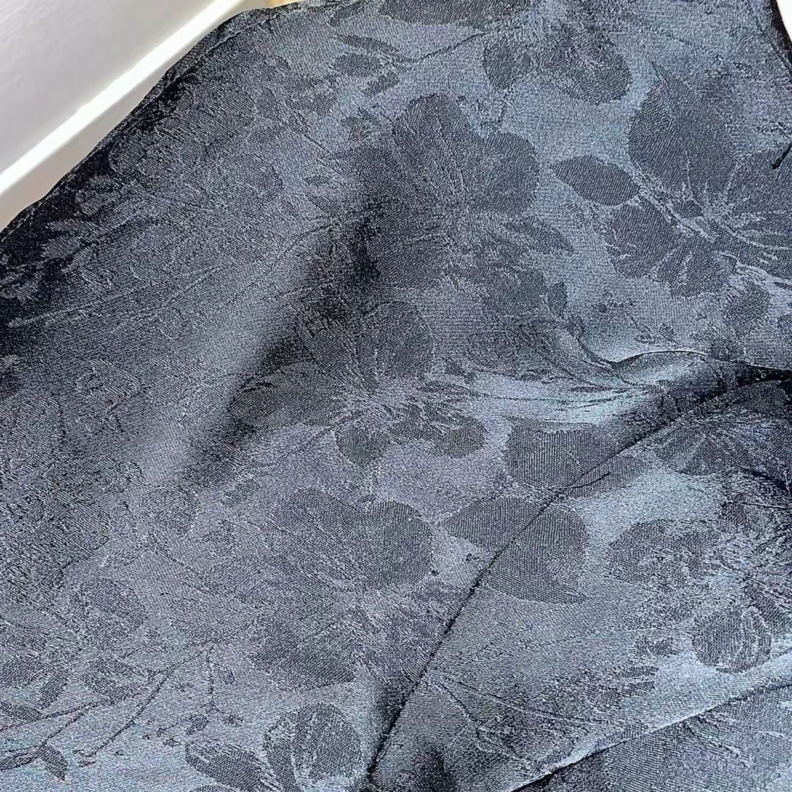 Svart blommig kort klänning - 2