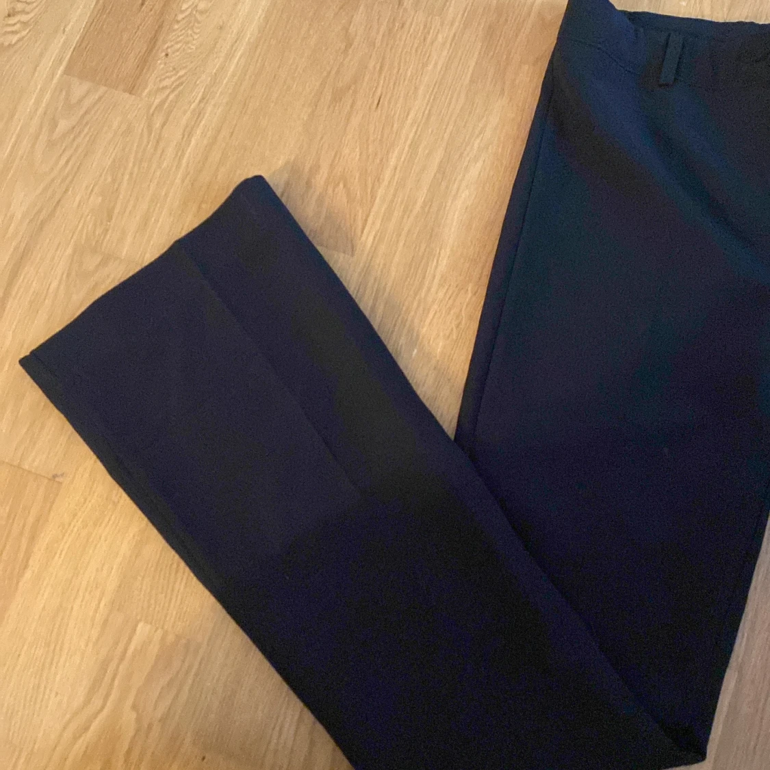 Svarta bootcut kostymbyxor från RYVLS - 2