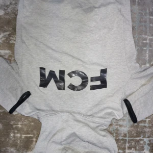 Nike tech grå jätte fin  - Pris kan diskuteras 