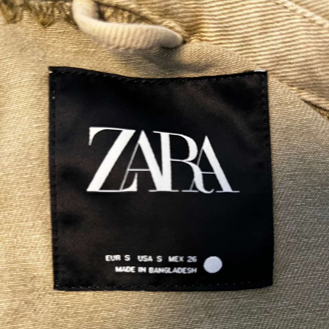 Olivgrön jeansjacka från Zara - 2