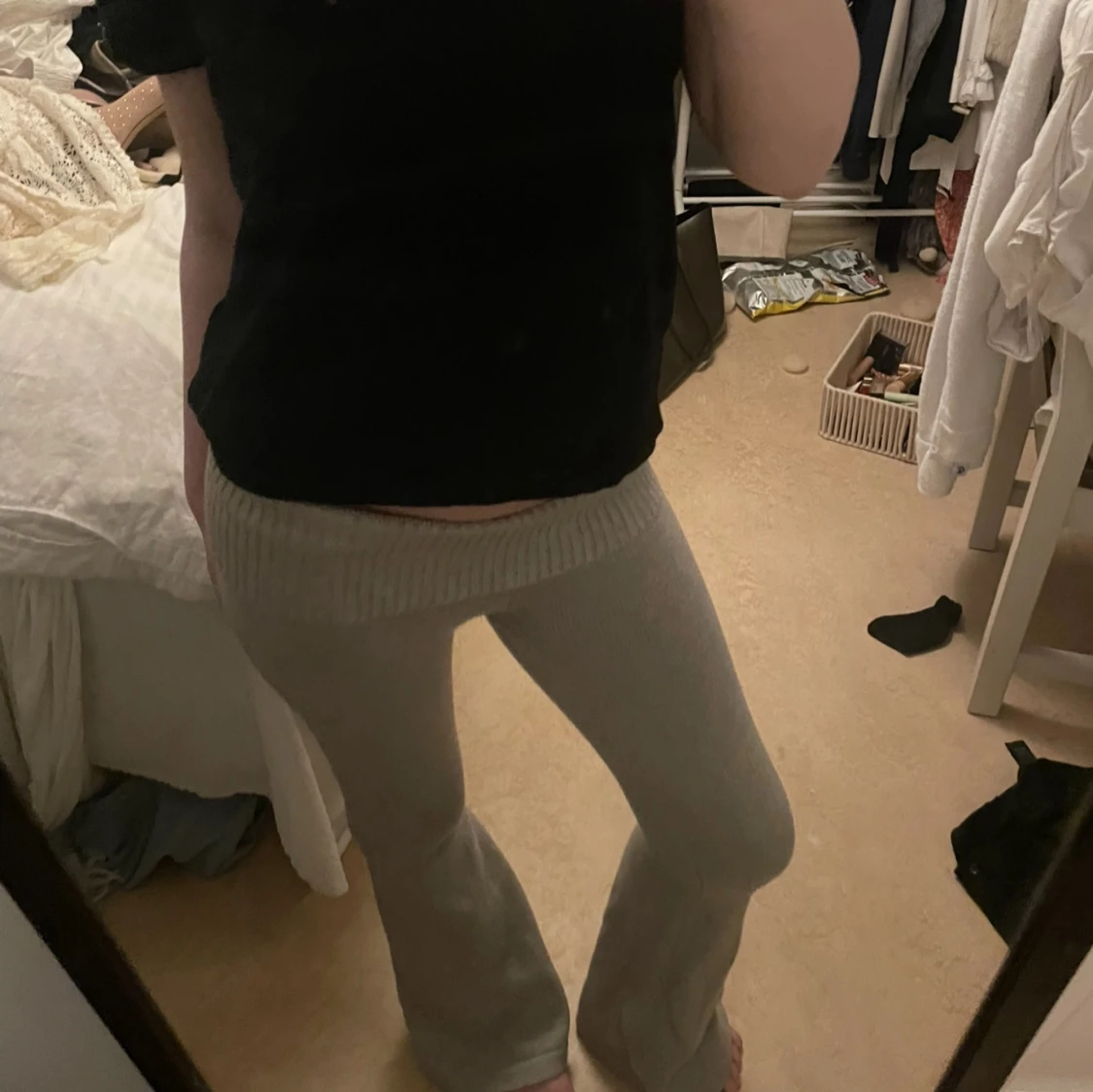 Grå stickade bootcut byxor - 1