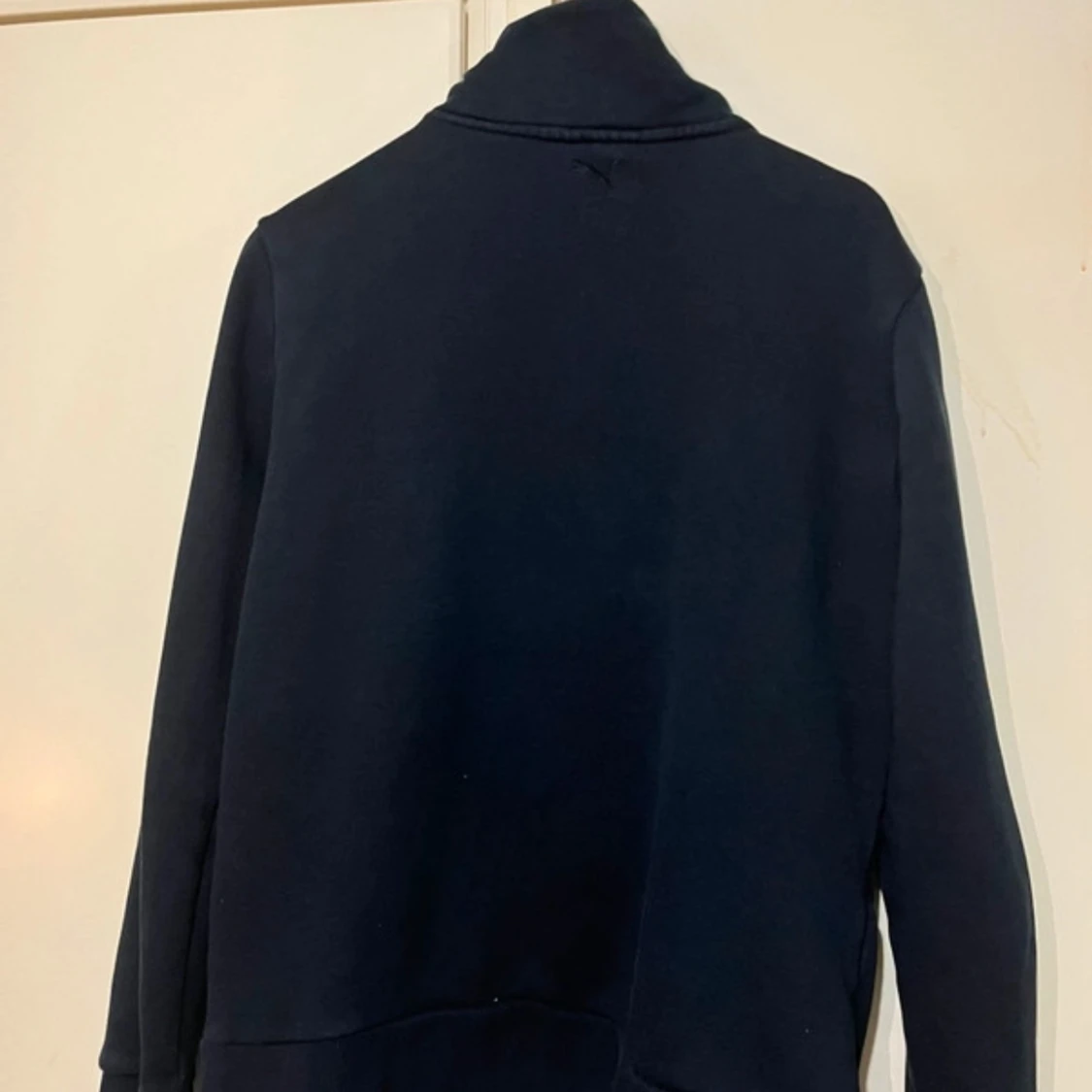 Mörk blå kofta från Puma - 2