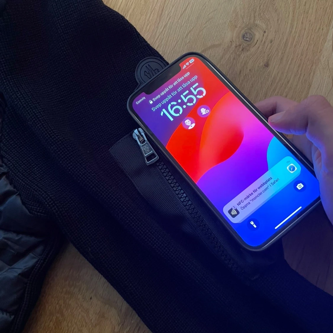 Svart Moncler pufferjacka med huva - 2