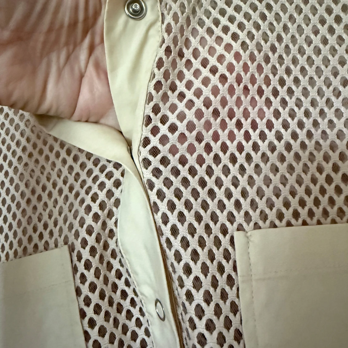 Beige nätskjorta från Coster Copenhagen  - 1