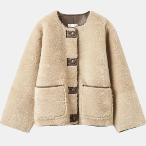 Teddyjacka - Superfin beige teddyjacka från Carin Wester. Fint skick. Nypris 1499kr.