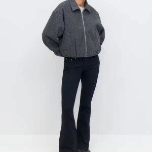 Bootcut jeans - Jättesnygga Gina byxor som är helt nya och bara använda en gång. 
