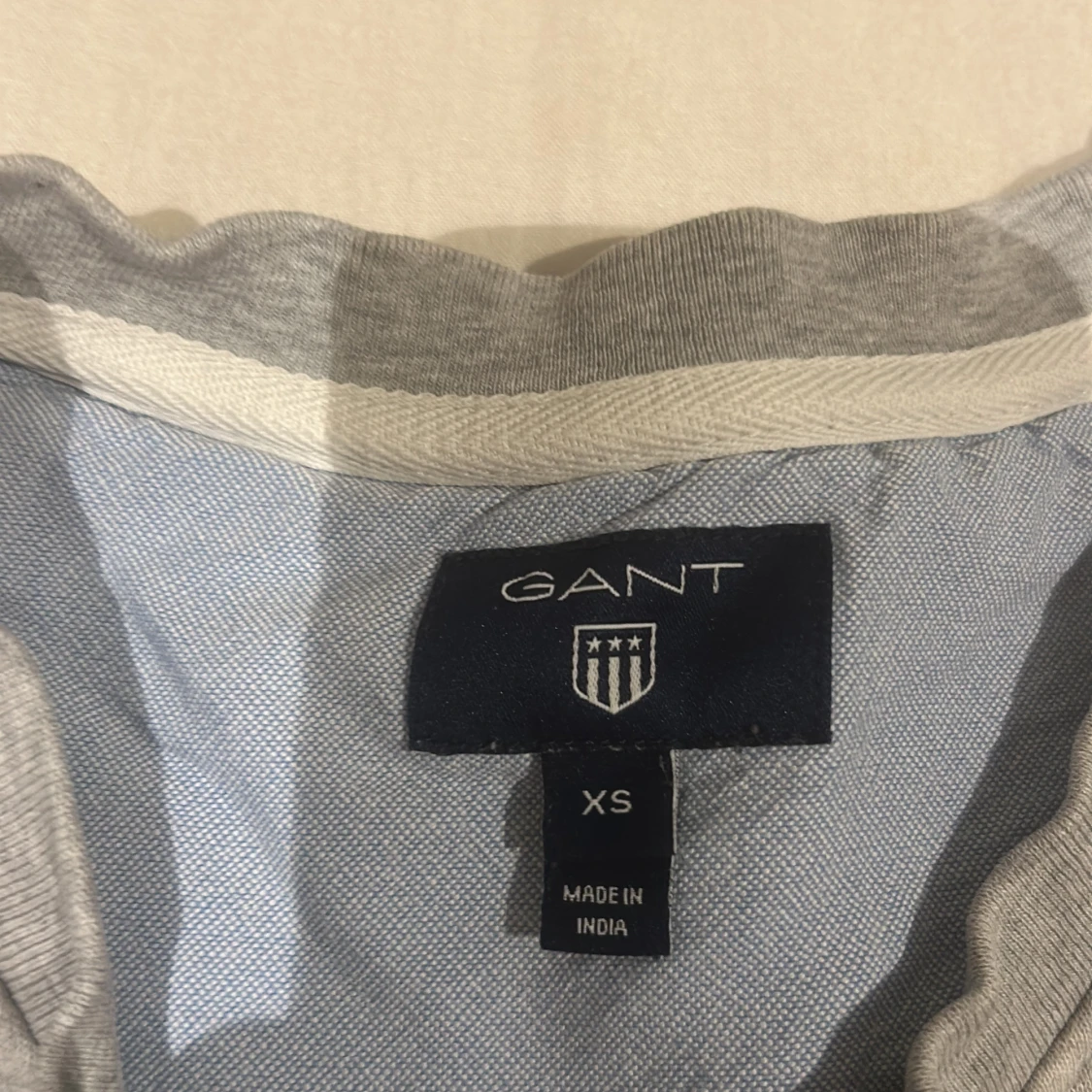 Grå sweatshirt från GANT XS - 2