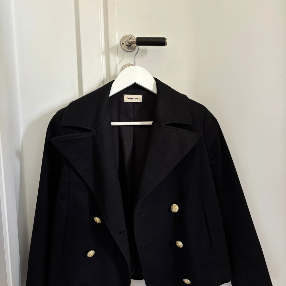Svart kapp från Zadig Voltaire med guldknappar💞💞💞 - 1
