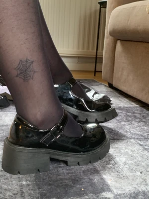 Mary Janes - Mary Janes skor, bilder från gamla annonsen