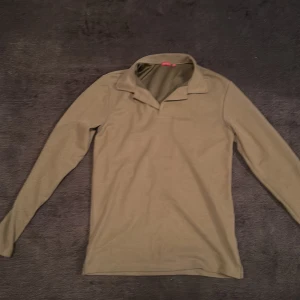 beige krag tröja - mycket bra skick