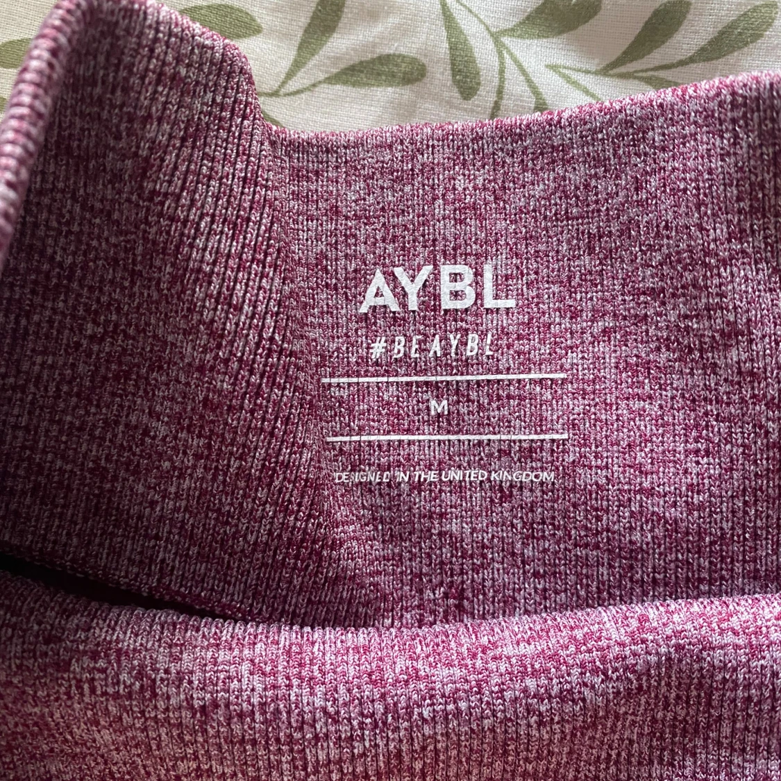 Camo leggings från AYBL i vinrött - 2