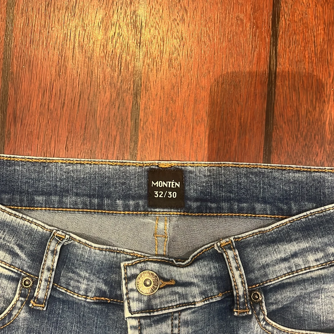 Ljusblå jeans från Montén 32/30 - 3