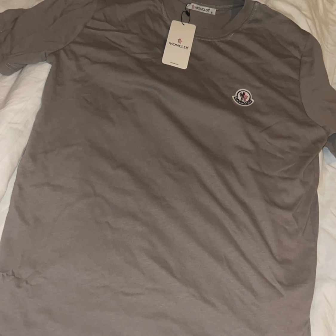 Beige t-shirt från Moncler, 