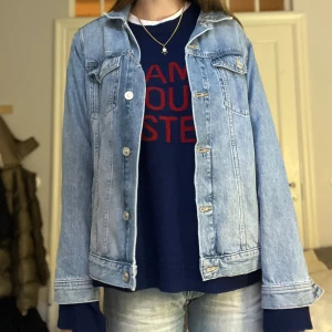 Jeansjacka - Fin jeansjacka💕💕