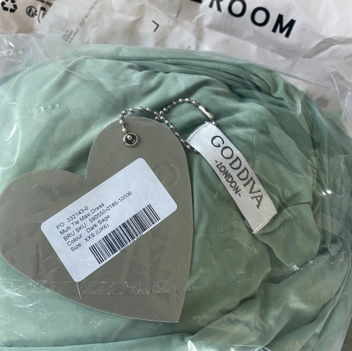 Ljusgrön långklänning från Goddiva - 2
