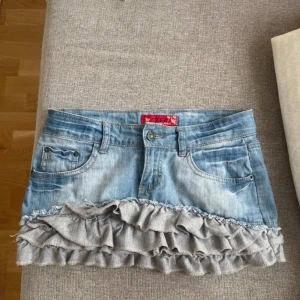 jeans kjol - snyggaste jeans kjolen!!! perfekt inför utgångar 💞😍😍