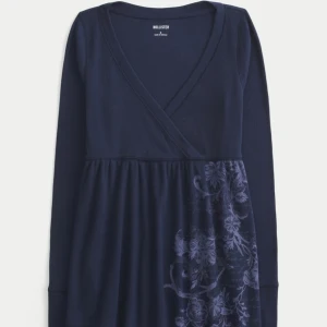 Söker Hollister Easy Long-Sleeve Floral Pattern Babydoll Top - Söker Hollister Easy Long-Sleeve Floral Pattern Babydoll Top