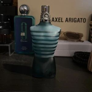 Jean Paul Gaultier Le Male 40ml - Säljer/byter min Jean Paul Gaultier le make i 40 ml. Orginal förpackning ingår vid köp/byte