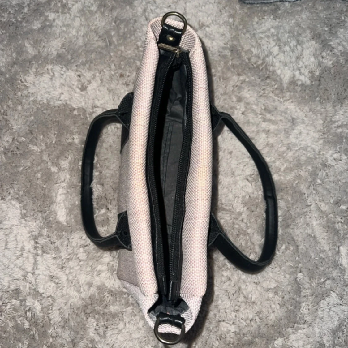 Beige och svart handväska i canvas - 4