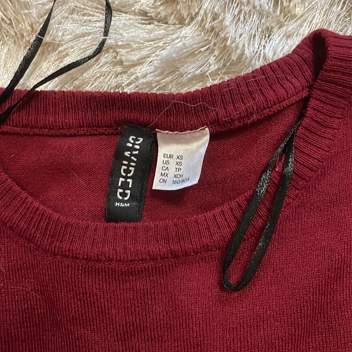 Vinröd kortärmad tröja H&M Divided XS - 1