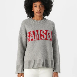 Samsoe tröja - Säljer min så snygga Samsoe tröja som är köpt för ca 3v sen. Tyvärr ångrade jag mig men hann redan använda en gång. Köpt för 2195kr på Zalando men säljer för 1800kr. 