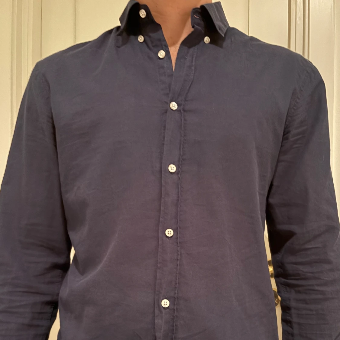 Mörkblå skjorta från Brothers M