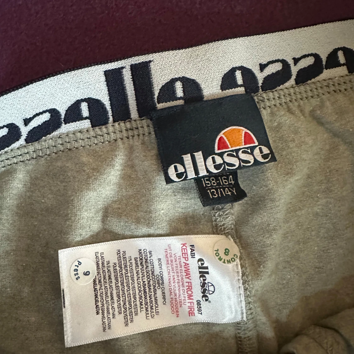 Grå leggings från Ellesse - 2