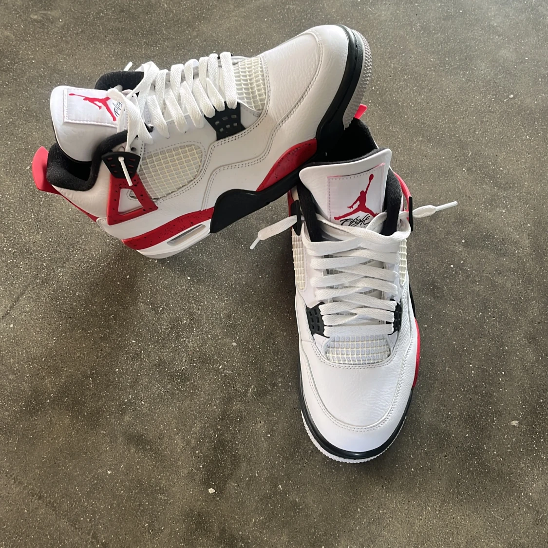 Jordan 4 retro red cement storlek 42,5