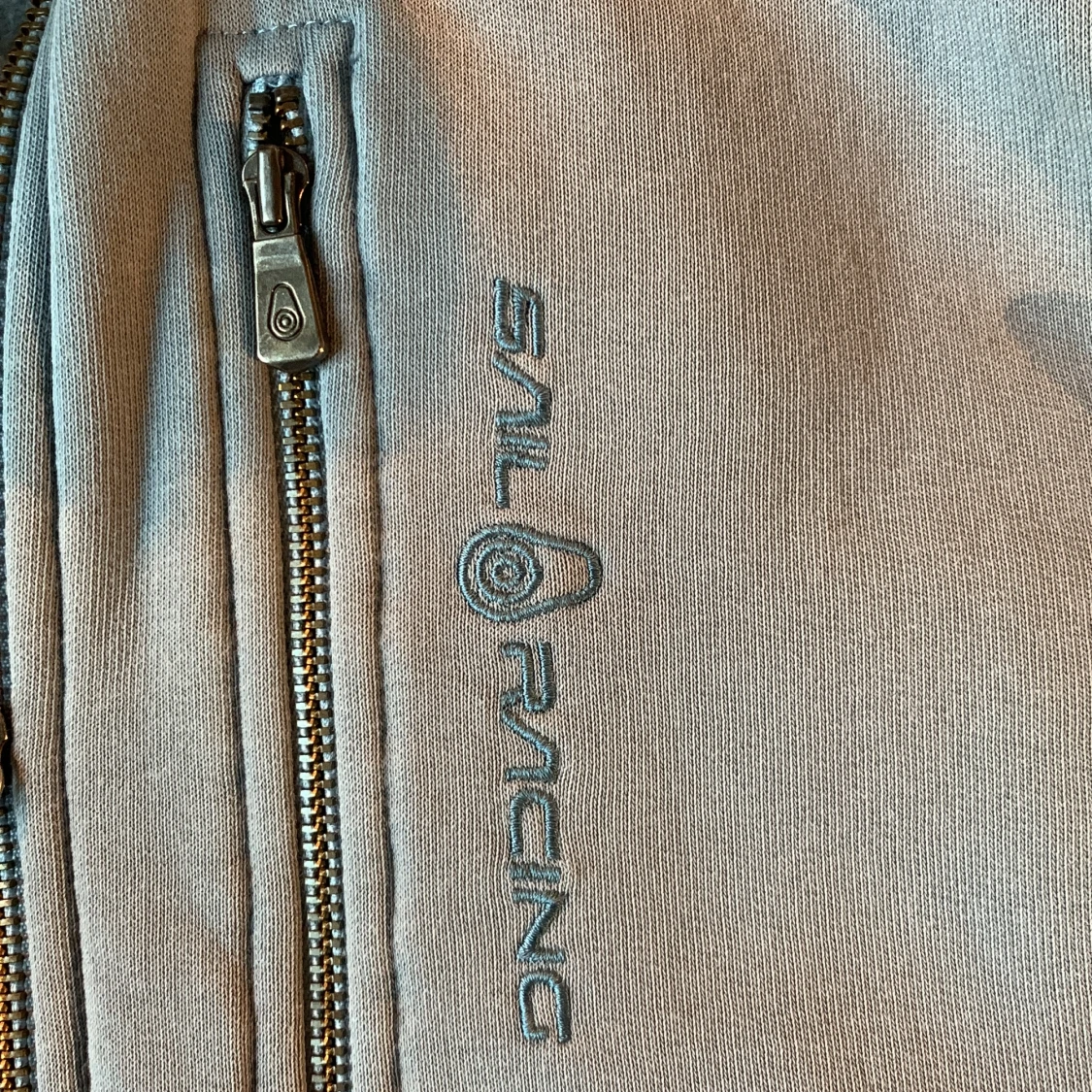 Ljusgrå ziptröja från Sail Racing - 2