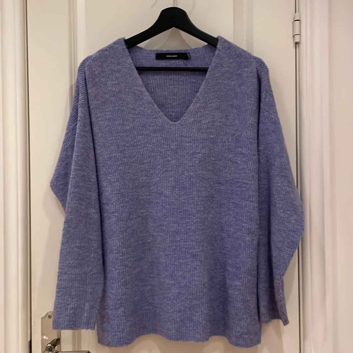 Ljuslila stickad V-ringad tröja Vero Moda