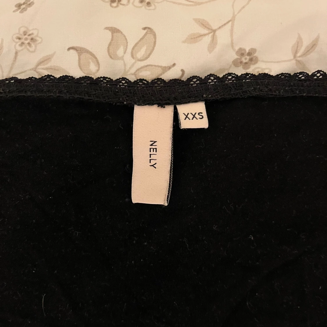 Svart topp från Nelly - 3