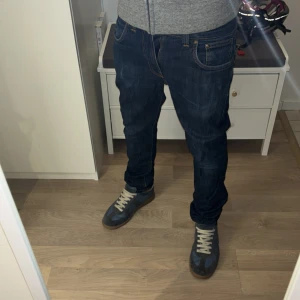 Selvege Nudie Jeans - Extremt snygga Selvege Jeans som har snygg tvätt. Inga defekter finns. Går inte app köpa längre