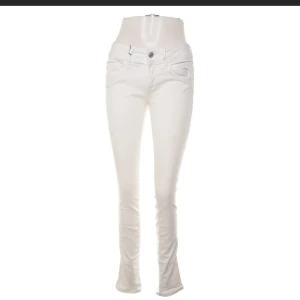 G raw jeans  -  Jättesnygga låg midja, jeans ifrån G raw  superskönt också