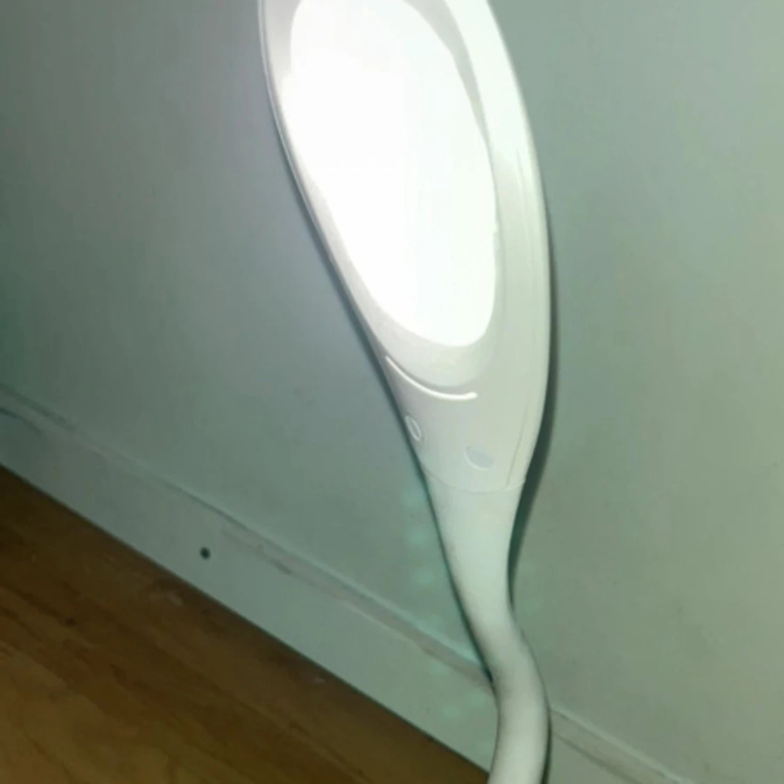LED Skrivbordslampa med färgskiftande bas - 4